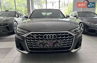 Седан Audi S8 2024 в 