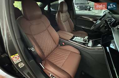 Седан Audi S8 2024 в 