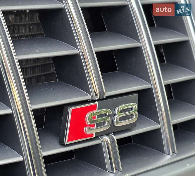 Седан Audi S8 2007 в 