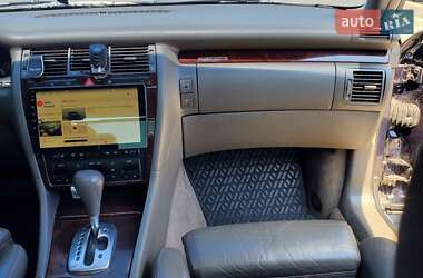 Седан Audi S8 1999 в 