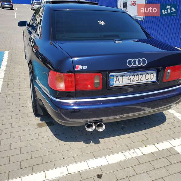 Седан Audi S8 1999 в Калуші