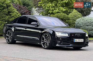 Седан Audi S8 2016 в 