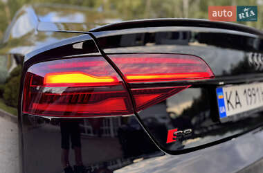 Седан Audi S8 2016 в 