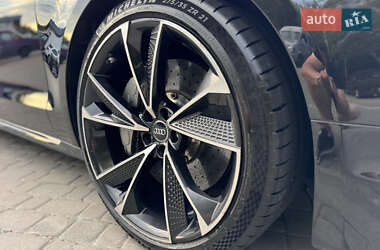 Седан Audi S8 2016 в 