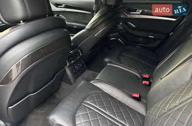 Седан Audi S8 2016 в 