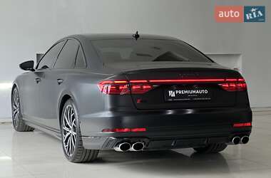 Седан Audi S8 2022 в 