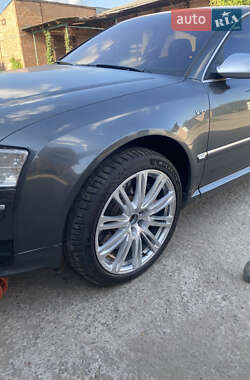 Седан Audi S8 2007 в 