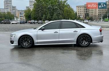 Седан Audi S8 2015 в 