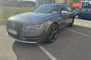Audi S8 2012