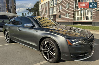 Седан Audi S8 2012 в 
