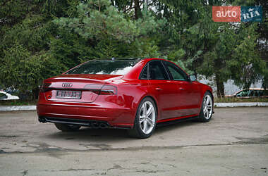 Седан Audi S8 2014 в 