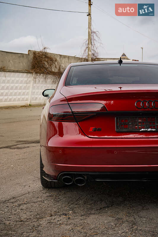 Седан Audi S8 2014 в Киеве