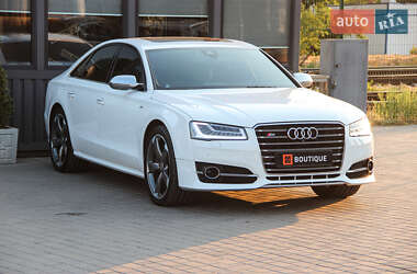 Седан Audi S8 2014 в 