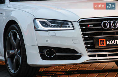 Седан Audi S8 2014 в 
