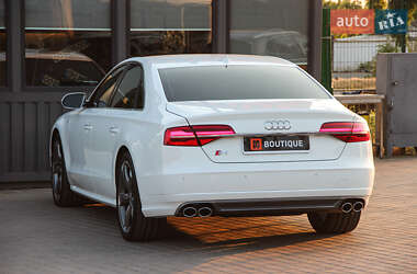 Седан Audi S8 2014 в 