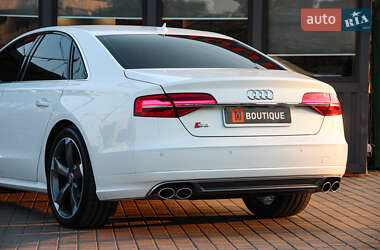 Седан Audi S8 2014 в 