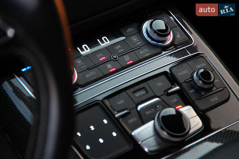 Седан Audi S8 2014 в Одессе