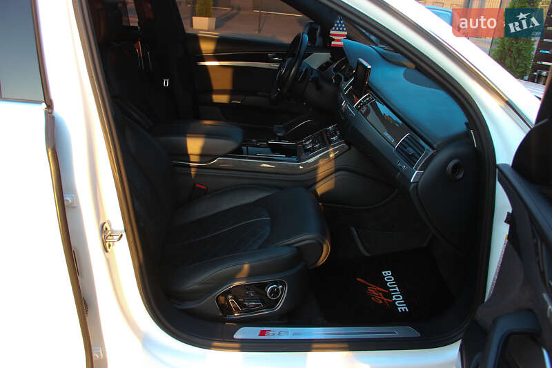 Седан Audi S8 2014 в Одессе