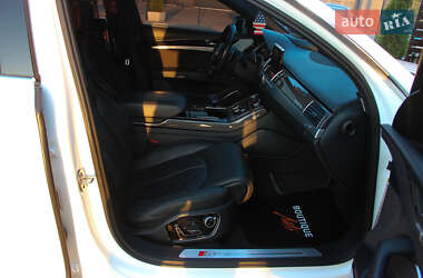 Седан Audi S8 2014 в 