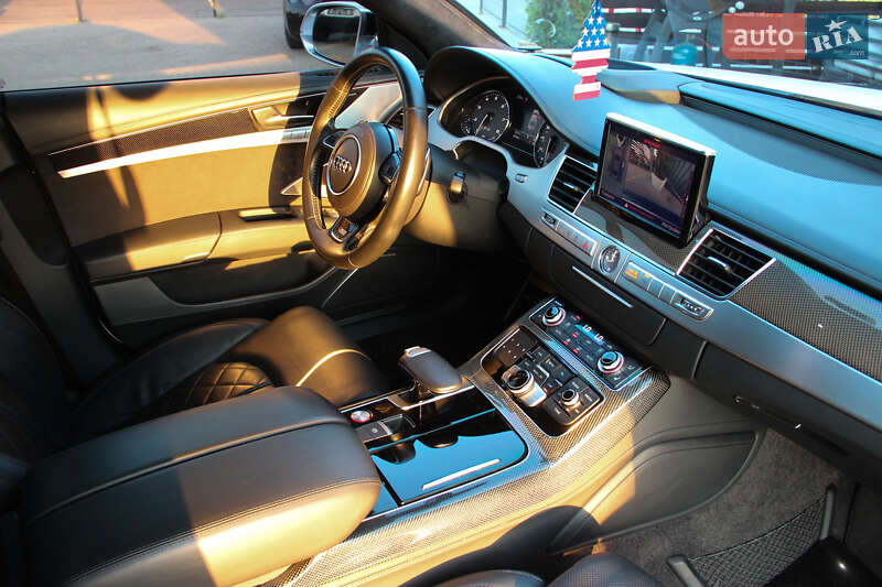 Седан Audi S8 2014 в Одессе