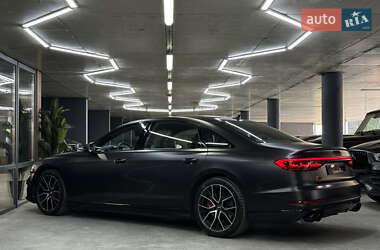 Седан Audi S8 2020 в 