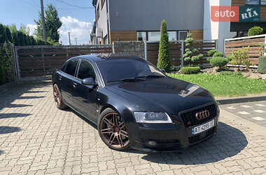 Седан Audi S8 2007 в Стрию