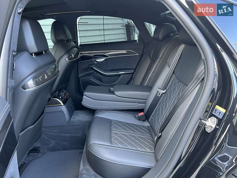 Седан Audi S8 2022 в Києві