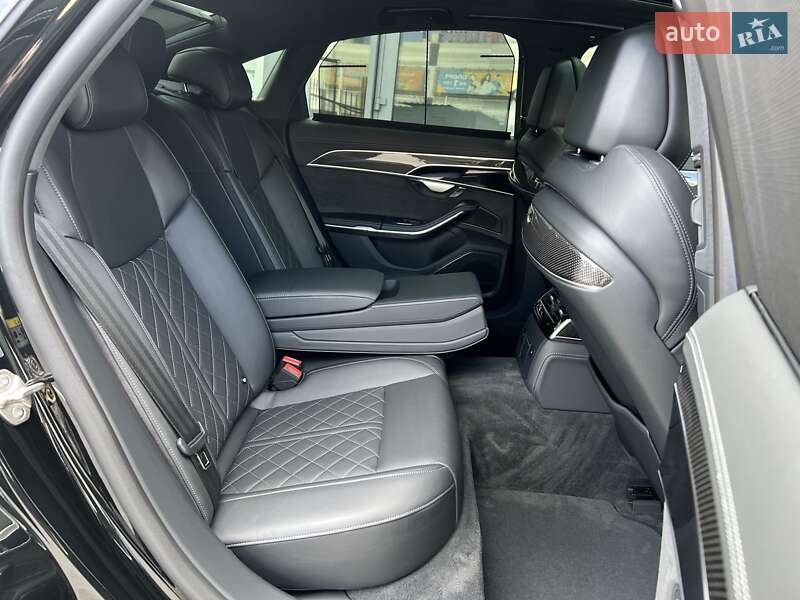Седан Audi S8 2022 в Києві