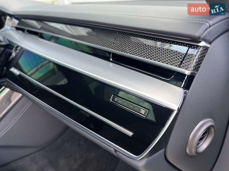 Седан Audi S8 2022 в Києві