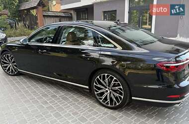 Седан Audi S8 2019 в 