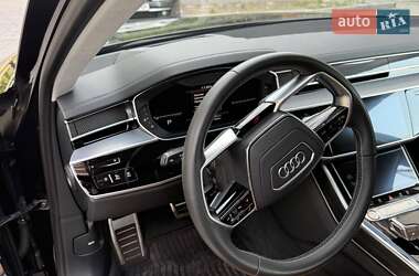 Седан Audi S8 2019 в 