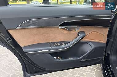 Седан Audi S8 2019 в 