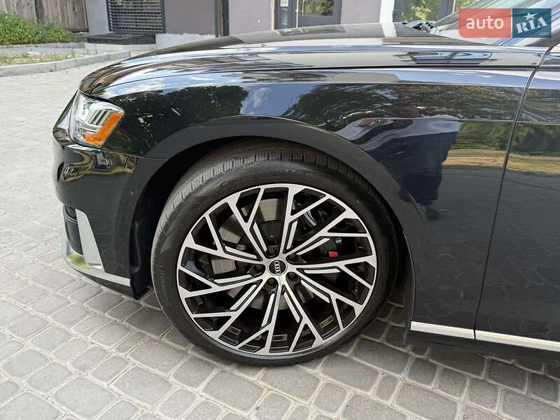 Седан Audi S8 2019 в Львове