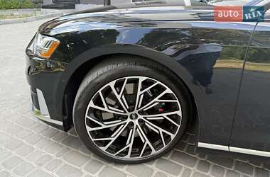 Седан Audi S8 2019 в 