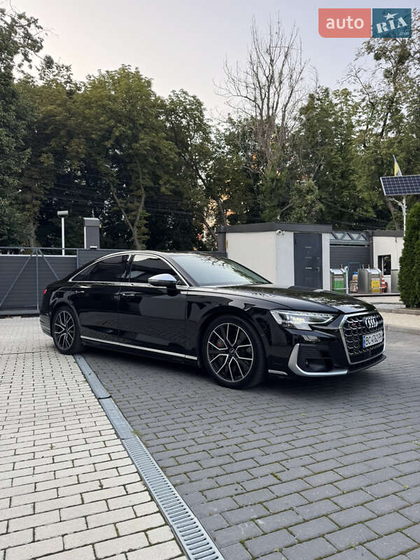 Седан Audi S8 2022 в Виннице