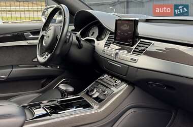 Седан Audi S8 2016 в 