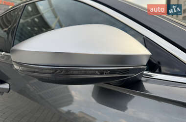 Седан Audi S8 2024 в 