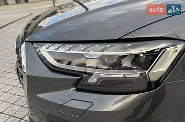 Седан Audi S8 2024 в 