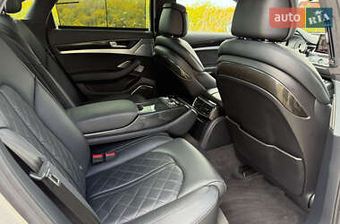 Седан Audi S8 2014 в 