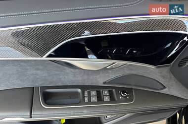 Седан Audi S8 2025 в 