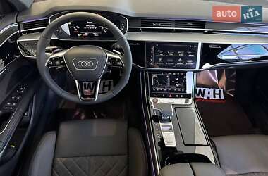 Седан Audi S8 2025 в 