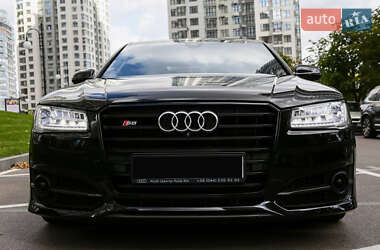 Седан Audi S8 2017 в 