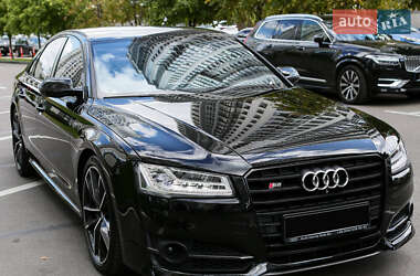 Седан Audi S8 2017 в 