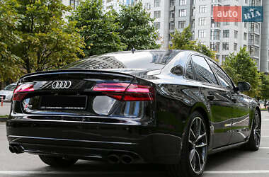 Седан Audi S8 2017 в 