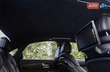 Седан Audi S8 2017 в 