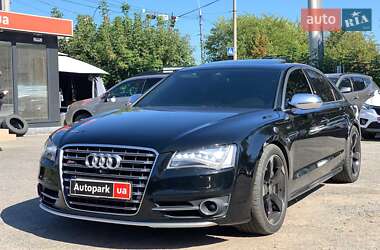 Audi S8 2013