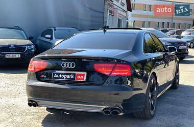 Седан Audi S8 2013 в 