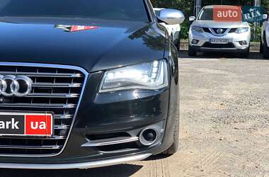 Седан Audi S8 2013 в 