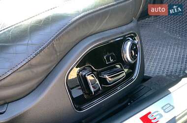 Седан Audi S8 2013 в 