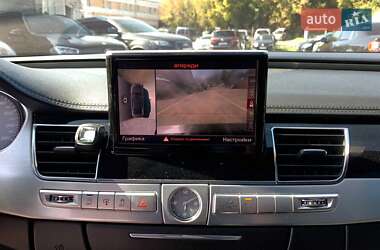 Седан Audi S8 2013 в 